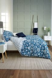 Deyongs Ornamental Tile Floral Duvet Set with Printed Fabric Bag in Blue - Size: King - thumbnail 2