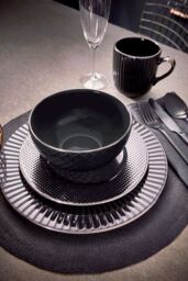 Tower Empire Dinnerware Set, 16 Piece, Stoneware, Black & Brass T867002BLK - thumbnail 4
