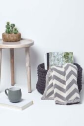 Homescapes Cotton Knitted Round Storage Basket, 37 x 21 cm in Black - Size: Small - thumbnail 4