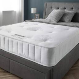 Cheshire Oakham Capsule 3000 Pocket Sprung Pillow Top Mattress 180cm Super King in White - Size: Small Single - thumbnail 2