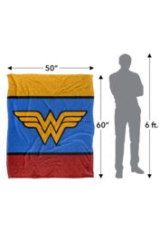 Wonder Woman Tri-Color Silky Touch Super Soft Throw Blanket 152 X 127 cm in White - thumbnail 5