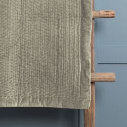 Voyage Maison Haze 100% Cotton Velvet Quilted Throw in Beige - Size: 140 cm x 200 cm - thumbnail 2