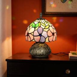 HOMCOM Stained Glass Bedside Lamp, Tiffany Style Table Lamp for Bedroom in Pink - thumbnail 1