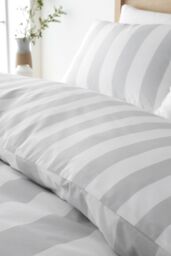 Catherine Lansfield 'Cove Stripe' Reversible Duvet Cover Set in Silver - Size: King - thumbnail 4