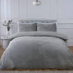 Rapport Home Chevron Faux Teddy Polyester Fleece Duvet Cover Set with Pillowcase in Silver - Size: Single