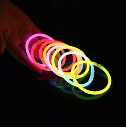 Shatchi 8Inches Glow in the Dark: 100 Glowsticks Bracelets with Connectors - Illuminate Your Fun - thumbnail 5