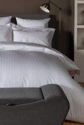 Belledorm Hotel Suite Satin Stripe 540 Thread Count Duvet Cover Set in Charcoal - Size: Single - thumbnail 2