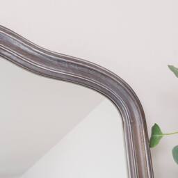 Melody Maison Large Arched Washed Wooden Framed Leaner Mirror - 78cm X 158cm in Brown - Size: 78 cm X 158 cm - thumbnail 2