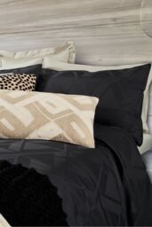 Nalu Nicole Scherzinger 'Kalama Jacquard' Cotton Sateen Duvet Cover Set in Black - Size: Single - thumbnail 2