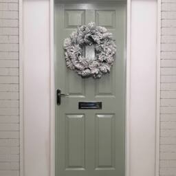 Samuel Alexander 50cm Premier Christmas Snow Flocked Door Wreath in White - thumbnail 3