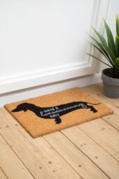 Orsina What A Long Day' Sausage Dog Doormat, Humorous Coir Mat With Dachshund Print & PVC Backing, Durable in Natural - Size: 100 cm diameter - thumbnail 3
