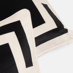 OHS 2 x Square Print Matte Velvet Decorative Cushion Covers - Size: 45 cm x 45 cm - thumbnail 4