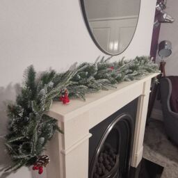 Samuel Alexander 1.8m (6ft) New Jersey Christmas Garland with Red Berries Pinecones & Snow Tipped PVC Branches in Green - thumbnail 4