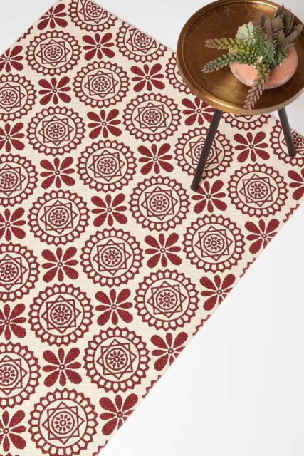 Homescapes Cassia Red Cotton Geometric Rug - Size: 120 cm x 170 cm - image 1