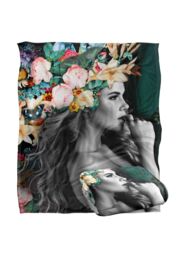 Reinders Flower Portrait Silky Touch Super Soft Throw Blanket 152 X 127 cm in White - thumbnail 2