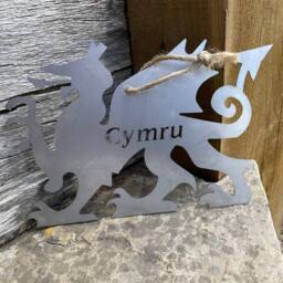 Poppyforge Hanging Welsh Dragon Garden Art - W20 x H14 cm - Cymru in Silver - thumbnail 5