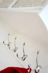 Statement Furniture Tetbury Small Hallway Coat Rack / Shelf with Wicker Storage Baskets in White - thumbnail 5