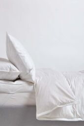 Homescapes Luxury White Duck Down 13.5 Tog Winter Duvet - Size: Super King - thumbnail 3