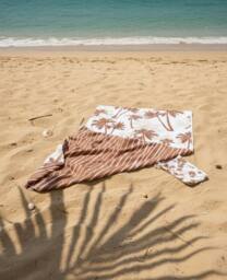 LARANGE Beach Towel Bag Microfiber Waffle Double-Sided 160 X 80 in Brown - thumbnail 5