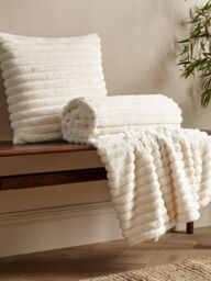 Catherine Lansfield 'Cosy Ribbed' Cushion in Cream - Size: 45 cm x 45 cm - thumbnail 3