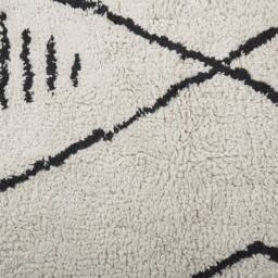 Wyld and Coco Heritage Off-White and Black Cotton 80 x 150 cm Geometric Tassel Rug in White - Size: 80 cm x 150 cm - thumbnail 3