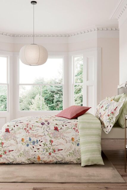 V & A 'Blythe Meadow' Cotton Percale Duvet Cover Set - Size: Single - image 1