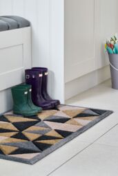 JVL Solemate® Hand Carved Trimetric Doormat 57 X 100 cm in Beige - Size: 57 cm x 100 cm - thumbnail 2