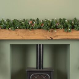 Samuel Alexander 270cm (9ft) x 25cm Snow Tipped King Fir Christmas Garland with Pine Cones in Green - Size: 270 cm (9ft) x 25 cm - thumbnail 7