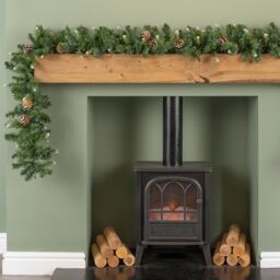 Samuel Alexander 270cm (9ft) x 25cm Snow Tipped King Fir Christmas Garland with Pine Cones in Green - Size: 270 cm (9ft) x 25 cm - thumbnail 3