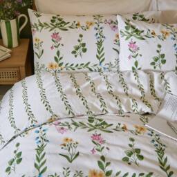 Wylder Olivia Reversible 100% Cotton Duvet Cover Set in White - Size: Single - thumbnail 2