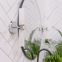 ValueLights Canya Up Down 2 Way IP44 Bathroom Frosted Reeded Glass Wall Light with LED Bulbs in Silver