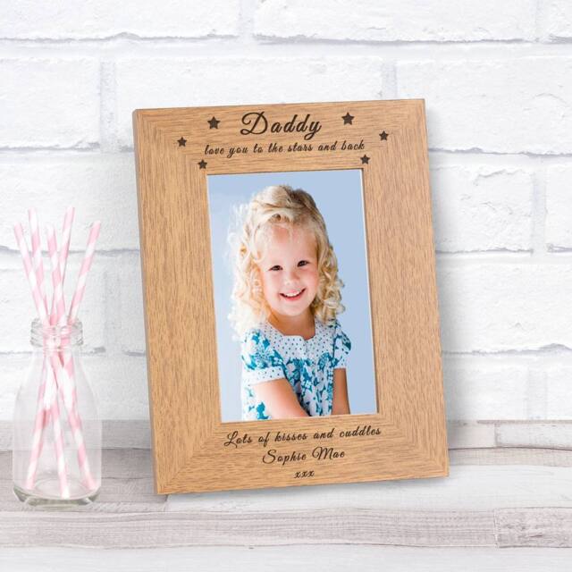 Uniqueful Personalised Love you to the Stars & Back Wood Picture Frame 7x5 Dad in Brown - Size: 1 Pack - image 1