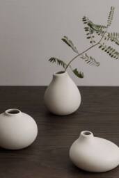 Blomus Nona Set of 3 Porcelain Vases - White - thumbnail 2
