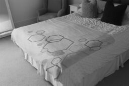 Benjamin Tate Design Abstract Hexagon Blanket in Natural - Size: 120 cm x 150 cm - thumbnail 3
