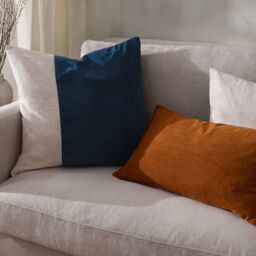 Yard Morden Soft-Washed Velvet Cushion in Indigo - Size: 50 cm x 50 cm - thumbnail 5