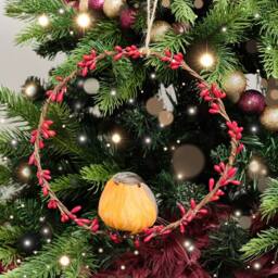 Melody Maison Large Round Robin Wreath Hanging Decoration - 20cm in Red - thumbnail 4