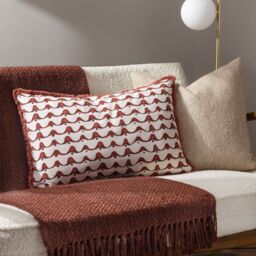 HOEM Avery 100% Cotton Abstract Fringed Cushion in Dark Red - Size: 40 cm x 60 cm - thumbnail 3