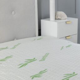 Snug City Bamboo Waterproof Mattress Protector Soft Touch 40CM Deep Pocket in Green - Size: Double - thumbnail 3