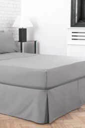 Belledorm Easy Care 200 Thread Count Cotton Polyester Percale Platform Valance in Fuchsia - Size: Super King - thumbnail 2