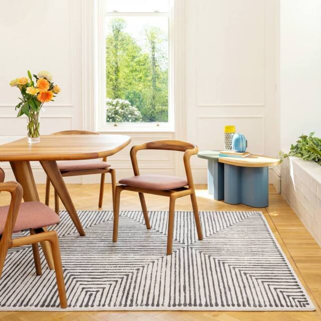 Kukoon Black & White Geometric Abstract Machine Washable Soft Area Rug - Size: 200 cm x 290 cm - image 1