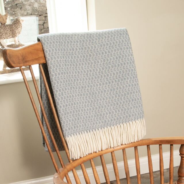 Native Natural Hoop Pattern Blue Wool Blanket - Size: Double - image 1