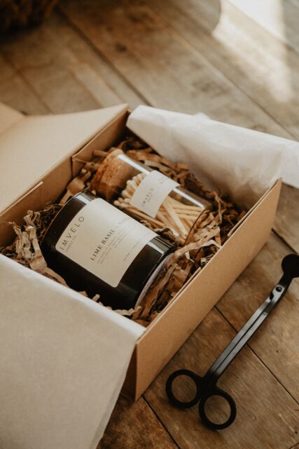 Imvelo Candle Co Essential Gift Box (Alluring Essential Oil) in Amber - image 1