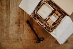 Imvelo Candle Co Essential Gift Box (Alluring Essential Oil) in Amber - thumbnail 2