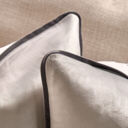 OHS 4 x Piped Edge Matte Velvet Cushion Covers Home Decor Set in Light Grey - Size: 45 cm x 45 cm - thumbnail 2