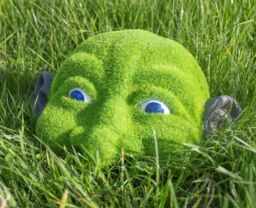 Marco Paul Resin Hedge Peaker Garden Ornament in Green - thumbnail 5