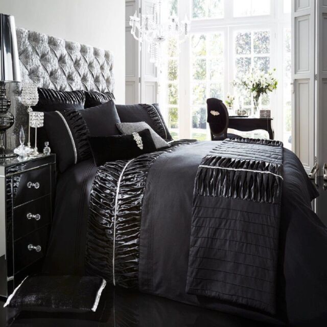 Smart Living Premium Polycotton Alina Duvet Cover With Pillowcases in Black - Size: Single - image 1