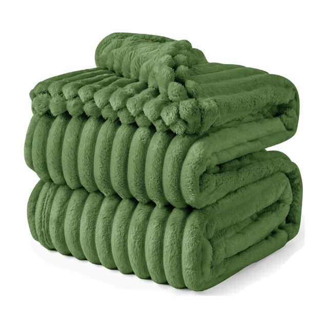 Velosso Chunky Faux Rabbit Fur Throw - Plush Blanket with Ribbed Design in Olive - Size: 150 cm × 200 cm
