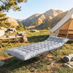 OUTSUNNY Sleeping Mat, Foldable Camping Pad with Elastic Straps in Light Grey - Size: Single