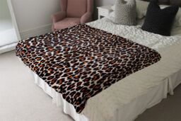 Benjamin Tate Design Print Of Leopard Skin Blanket in Natural - Size: 120 cm x 150 cm - thumbnail 3