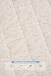 Living and Home Plush Quilted Non-slip Sofa Protector in White - Size: Extra Large - thumbnail 4